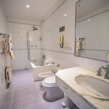 فندق Grand Bastiani 4*
